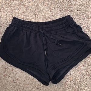 black lululemon shorts size 6